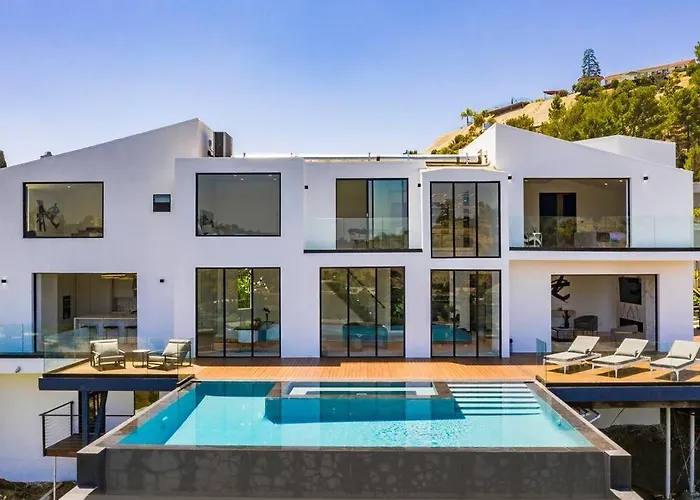 Luxurious Villa In Bh Pool, Spa, Theater, Views